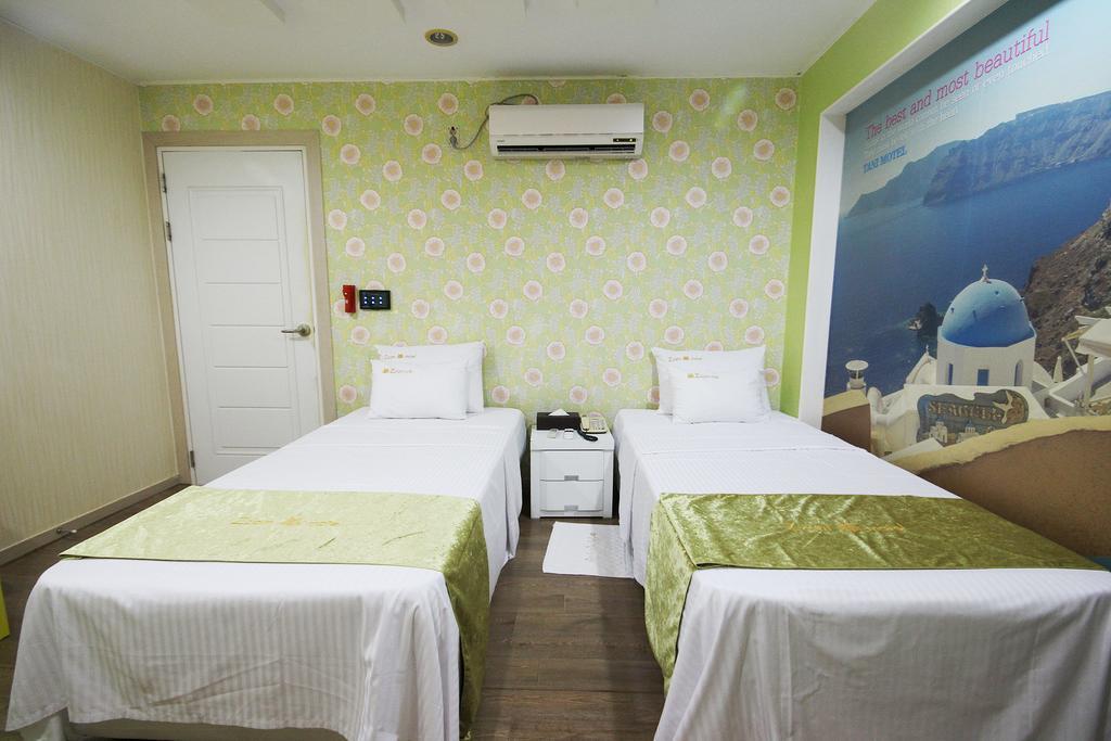 Hole In One Hotel Sacheon Exterior foto