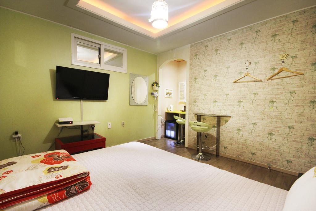 Hole In One Hotel Sacheon Exterior foto