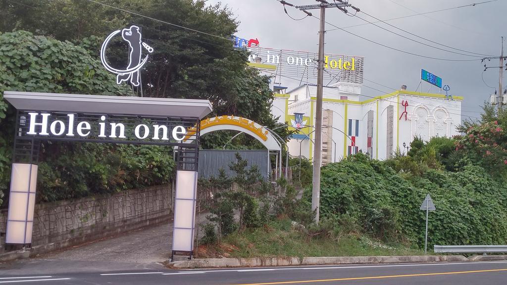 Hole In One Hotel Sacheon Exterior foto