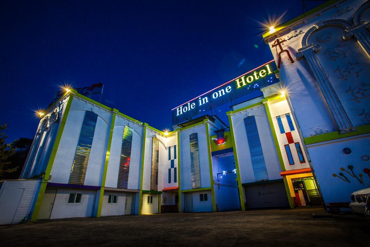 Hole In One Hotel Sacheon Exterior foto