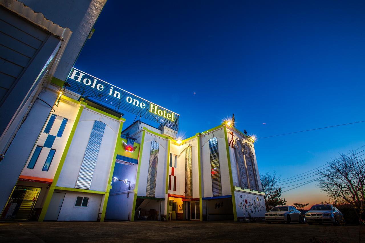 Hole In One Hotel Sacheon Exterior foto